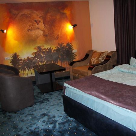 Nice Hotel Erevan Esterno foto